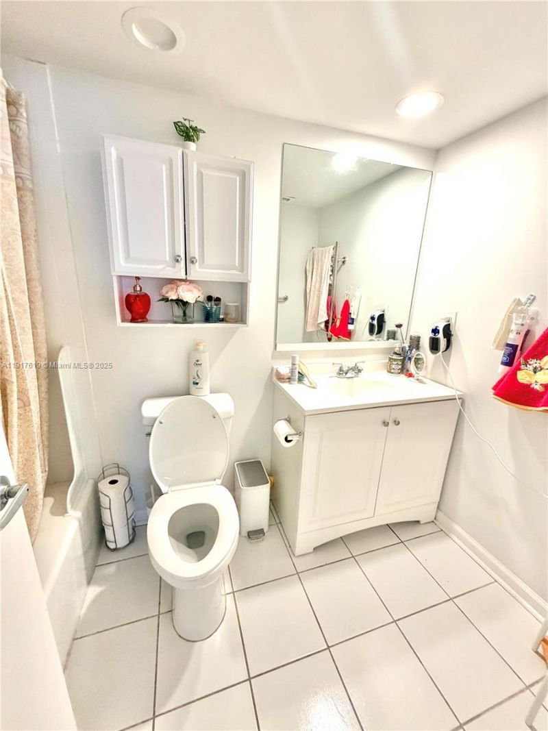 3000 S Ocean Dr, Unit 718, Hollywood, FL 33019 Photo