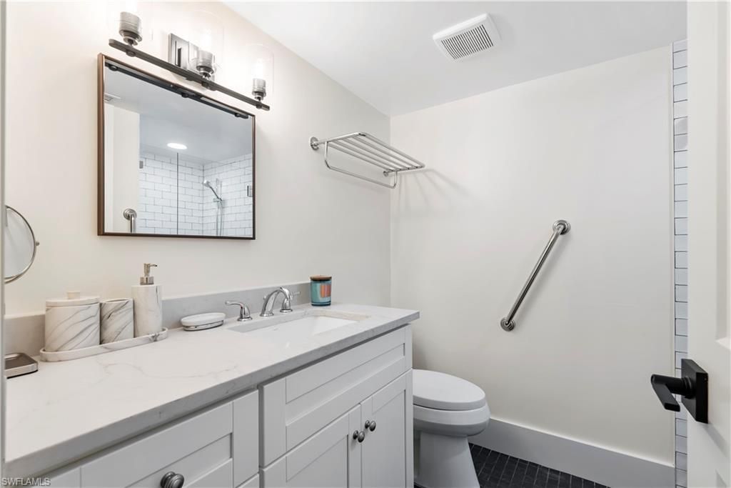 676 Broad Ave S, Unit J676, Naples, FL 34102 Photo