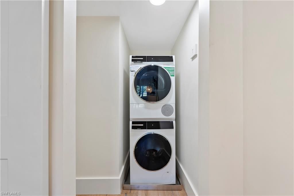 676 Broad Ave S, Unit J676, Naples, FL 34102 Photo