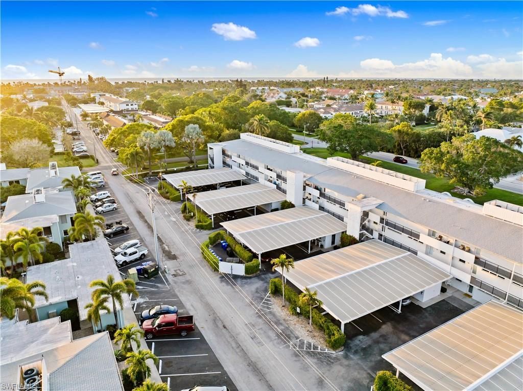 676 Broad Ave S, Unit J676, Naples, FL 34102 Photo