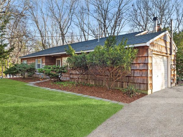 16 Settlers Landing Lane, East Hampton, NY 11937