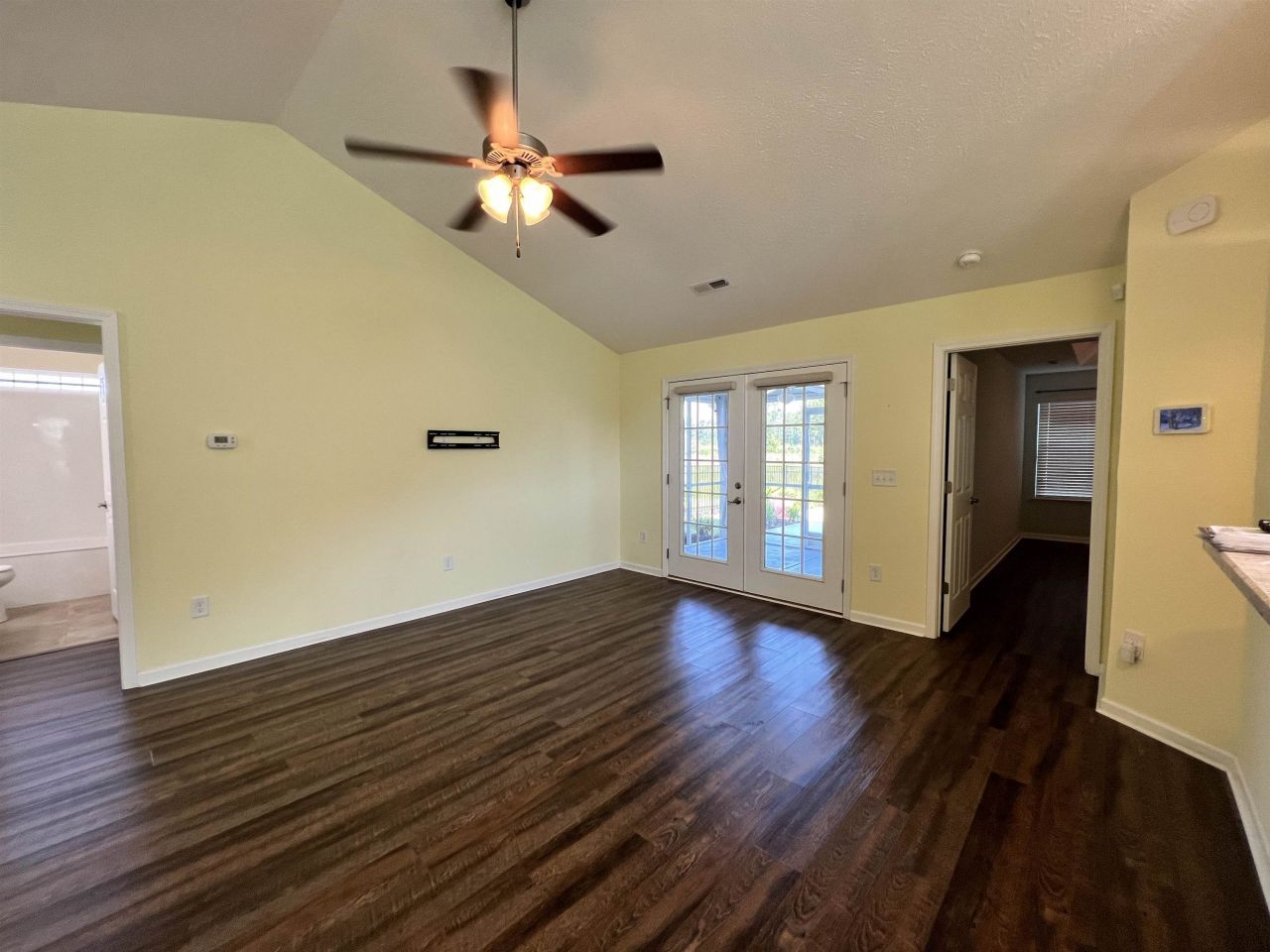 187 Heath Dr. Photo 4