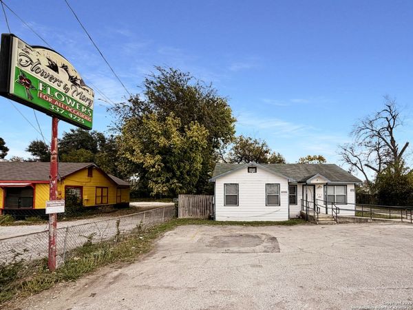 544 S WW White, San Antonio, TX 78220