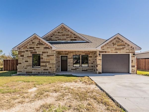 2515 Coyote Trail, Granbury, TX 76048