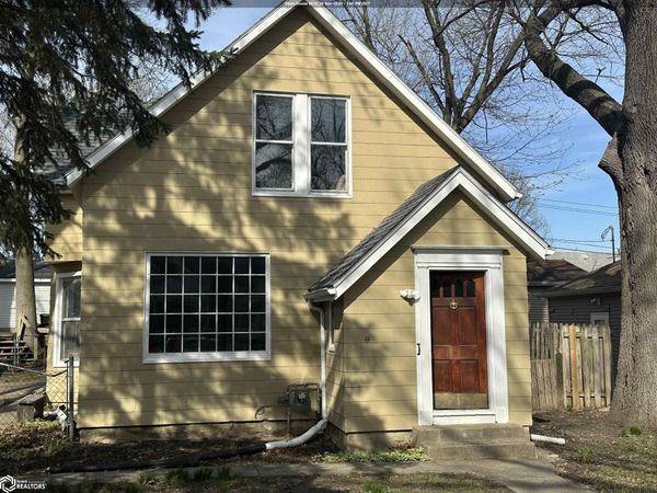 515 S Starr Avenue, Burlington, IA 52601
