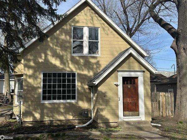 515 S Starr Avenue, Burlington, IA 52601