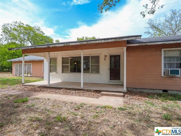 1546 US Highway 90a, Hallettsville, TX 77964