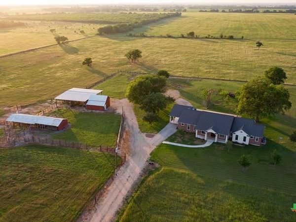 2420 Bolton Road, Marion, TX 78124