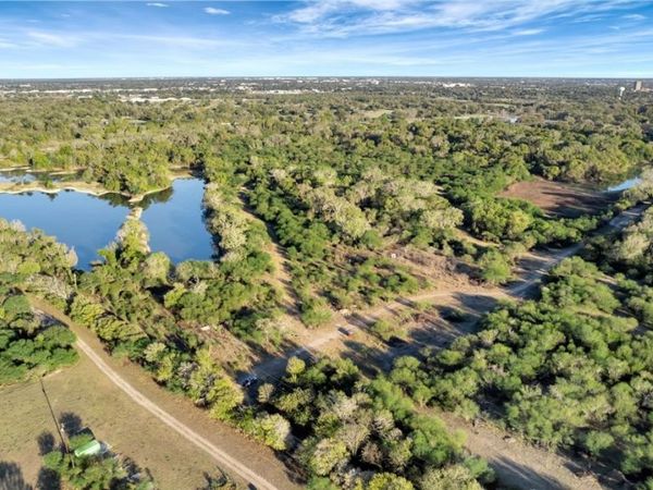 000 Smith Road, Victoria, TX 77905