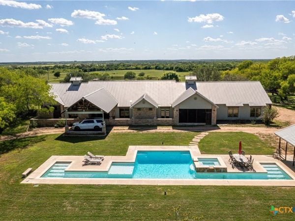 1110 county road 103, Runge, TX 78151