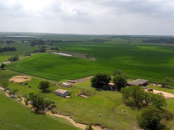 8901 Fm 437 , Rogers, TX 76569