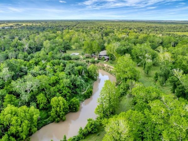 000 San Antonio River Road , Victoria, TX 77905