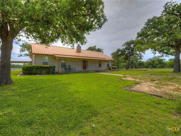 82 Bell Mountain Road, Fredericksburg, TX 78675