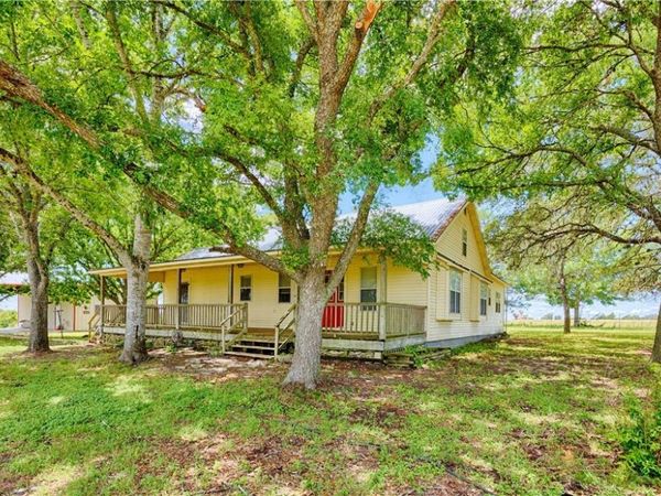 3814 Maeker Road, Flatonia, TX 78941