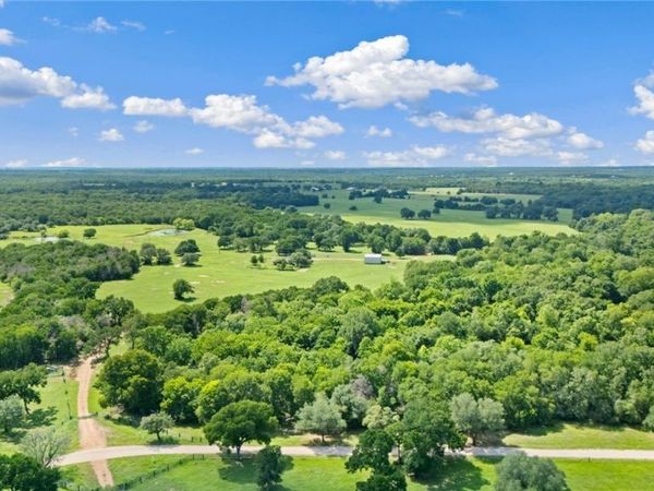 1010 Saint Delight Road , Paige, TX 78659