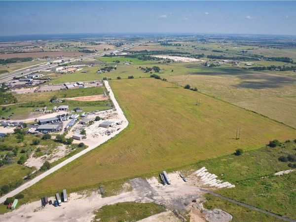 35 IH, Jarrell, TX 76537