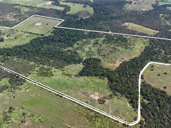 9590 Maynard Hallmark Road , Flatonia, TX 78941