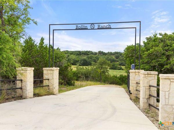 270 Rollin N Ranch Road , Blanco, TX 78606
