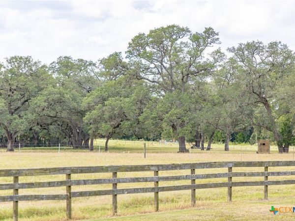 1276 County Road 216, Hallettsville, TX 77964