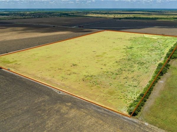 000 County Road 647 , Mathis, TX 78368