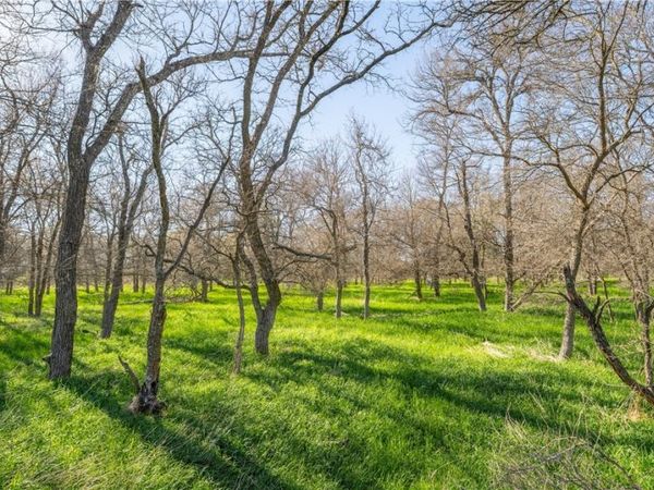 2396-E County Road 112, Buckholts, TX 76518