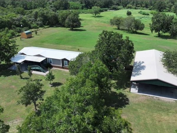 4516 Fm 1090, Port Lavaca, TX 77979