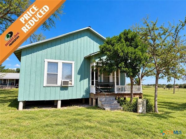 2944 State Highway 111, Yoakum, TX 77995