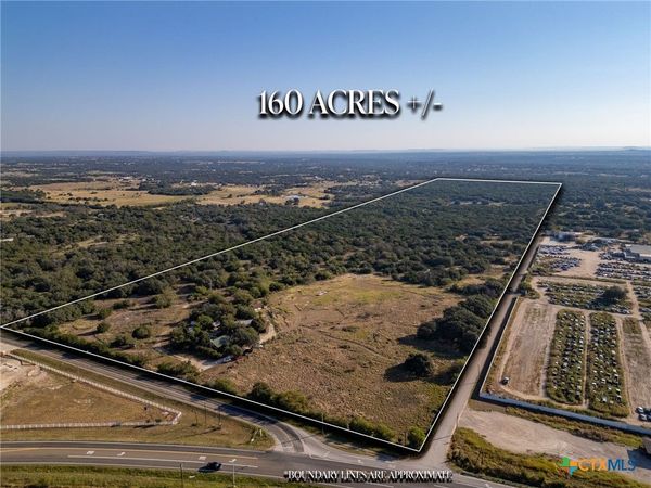 112 Loop 308 , Briggs, TX 78608