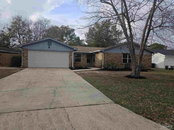 4015 Burbank Dr, Pensacola, FL 32504