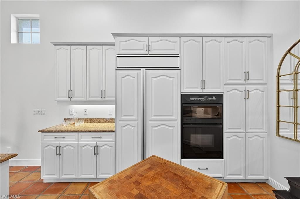 556 Eagle Creek Dr, Naples, FL 34113 Photo