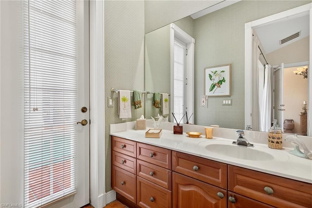 556 Eagle Creek Dr, Naples, FL 34113 Photo