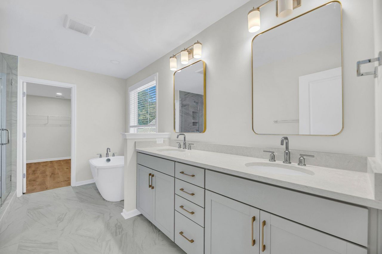 4 Cantona Drive Photo 17