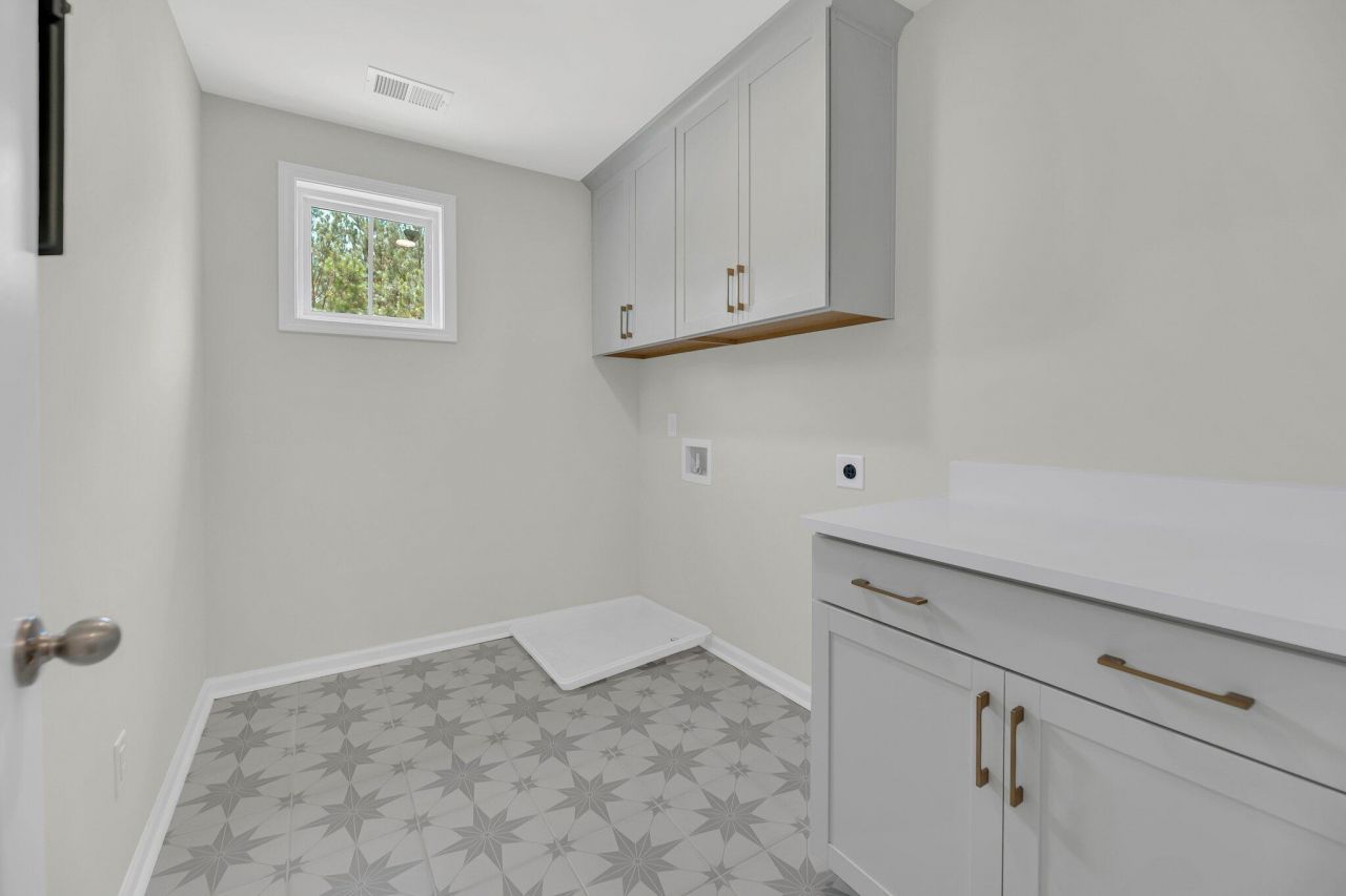 4 Cantona Drive Photo 23