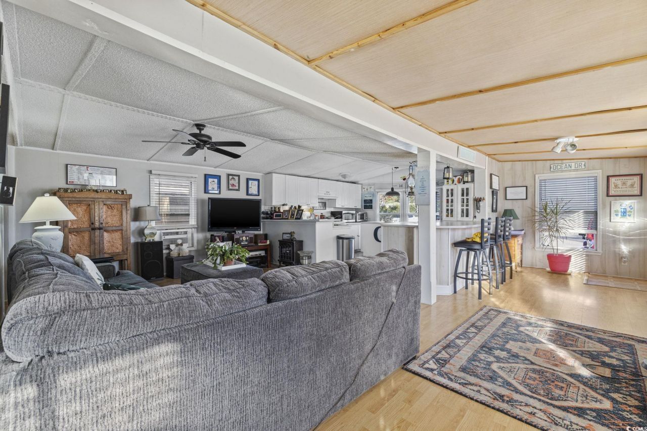 80 Princess Dr. Photo 10