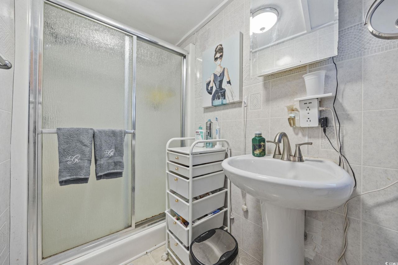 80 Princess Dr. Photo 16