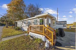 80 Princess Dr. photo 4