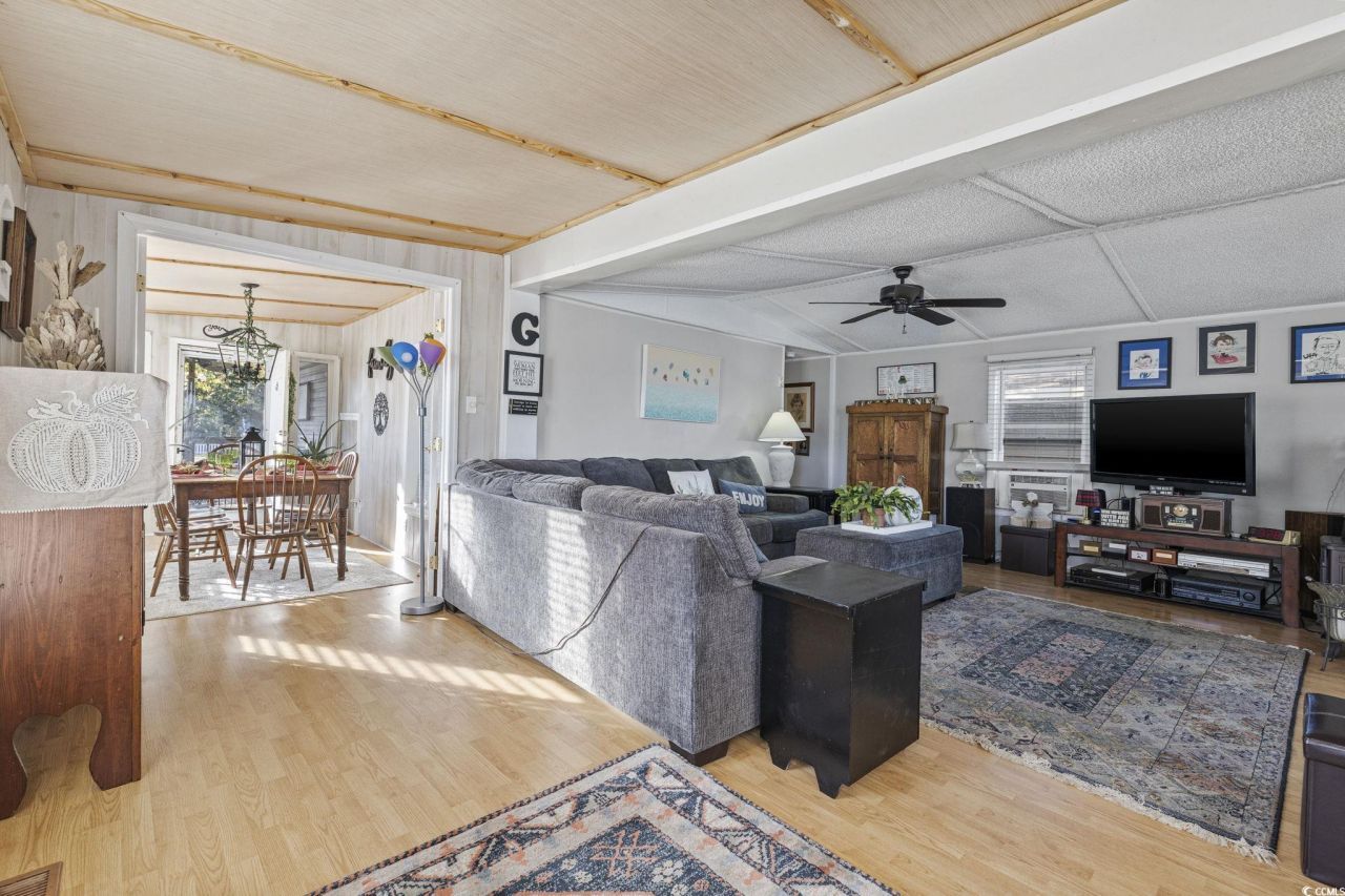 80 Princess Dr. Photo 4