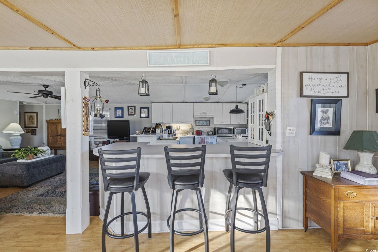 80 Princess Dr. Photo 6