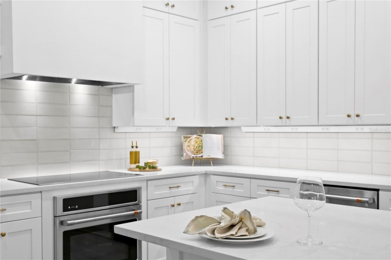 450 Gilman Place N, Saint Petersburg, FL 33716 Photo