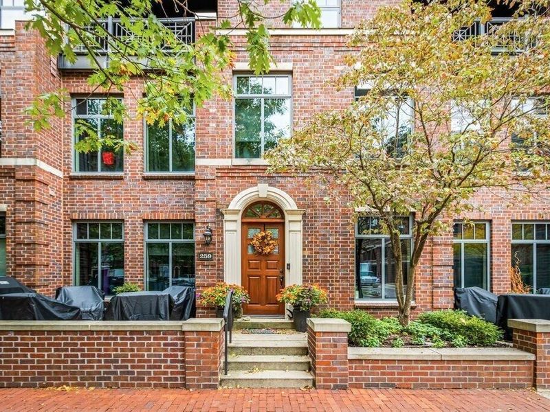 251 Daniel Burnham Square, Unit Unit #259, Columbus, OH 43215 Photo 2