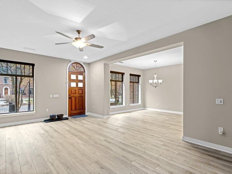 251 Daniel Burnham Square, Unit Unit #259, Columbus, OH 43215 Photo 8