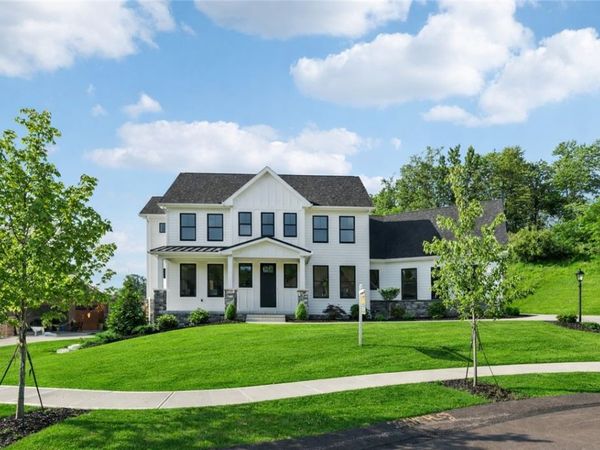 205 Carry Back Ct., Cranberry Twp, PA 16066