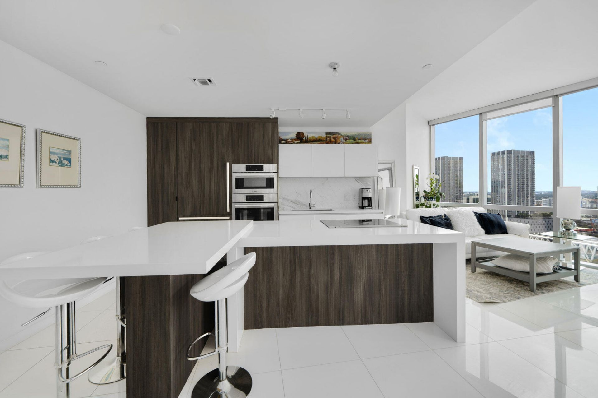 851 NE 1st Avenue, Unit 2410, Miami, FL 33132 Photo