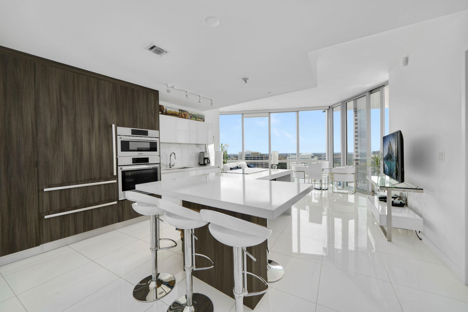 851 NE 1st Avenue, Unit 2410, Miami, FL 33132 Photo