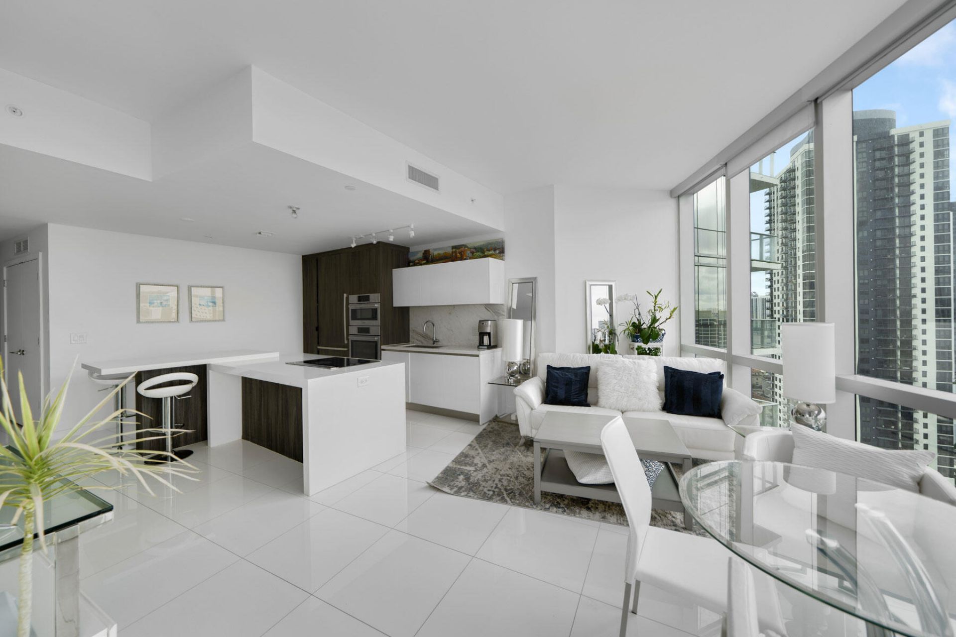 851 NE 1st Avenue, Unit 2410, Miami, FL 33132 Photo