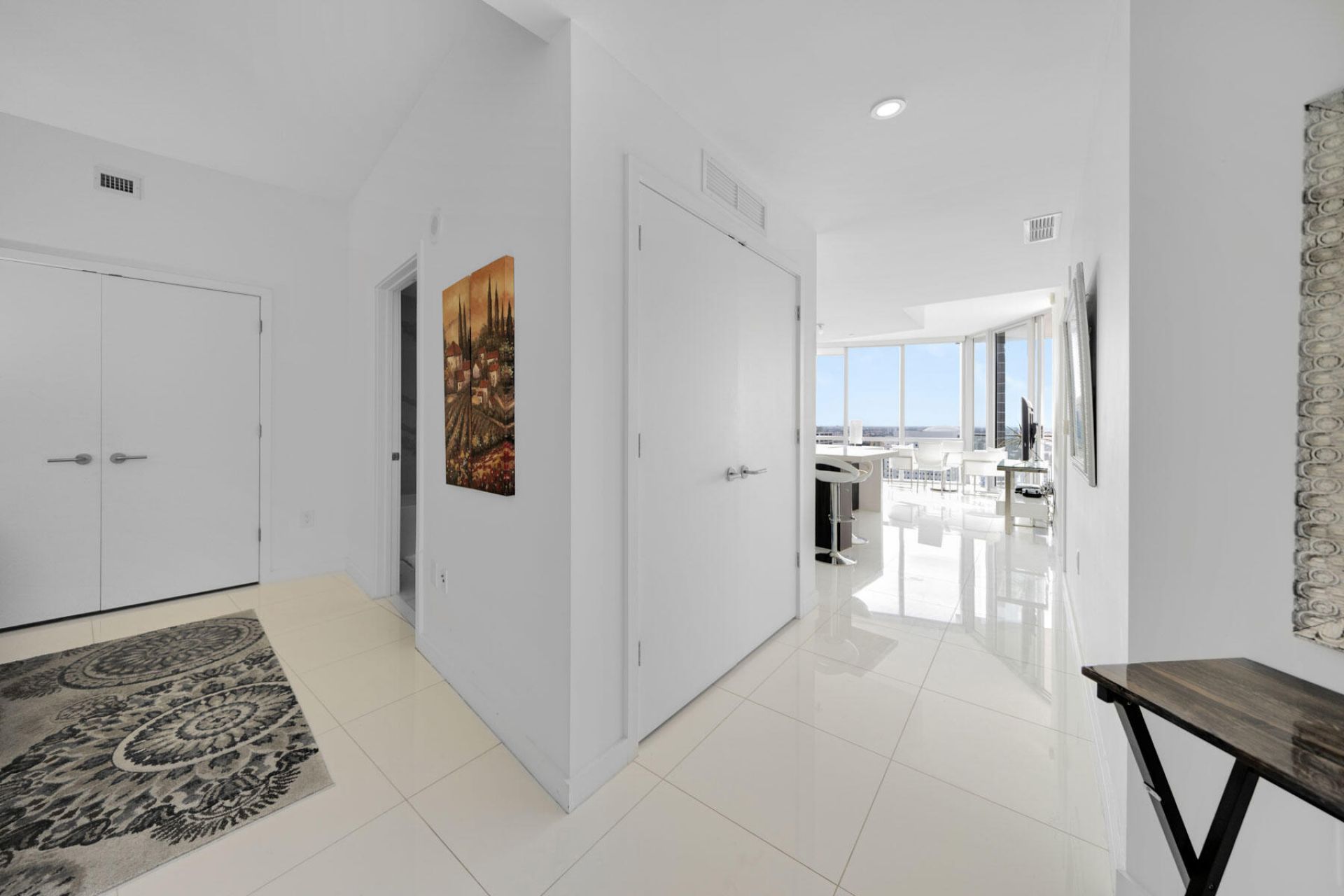 851 NE 1st Avenue, Unit 2410, Miami, FL 33132 Photo