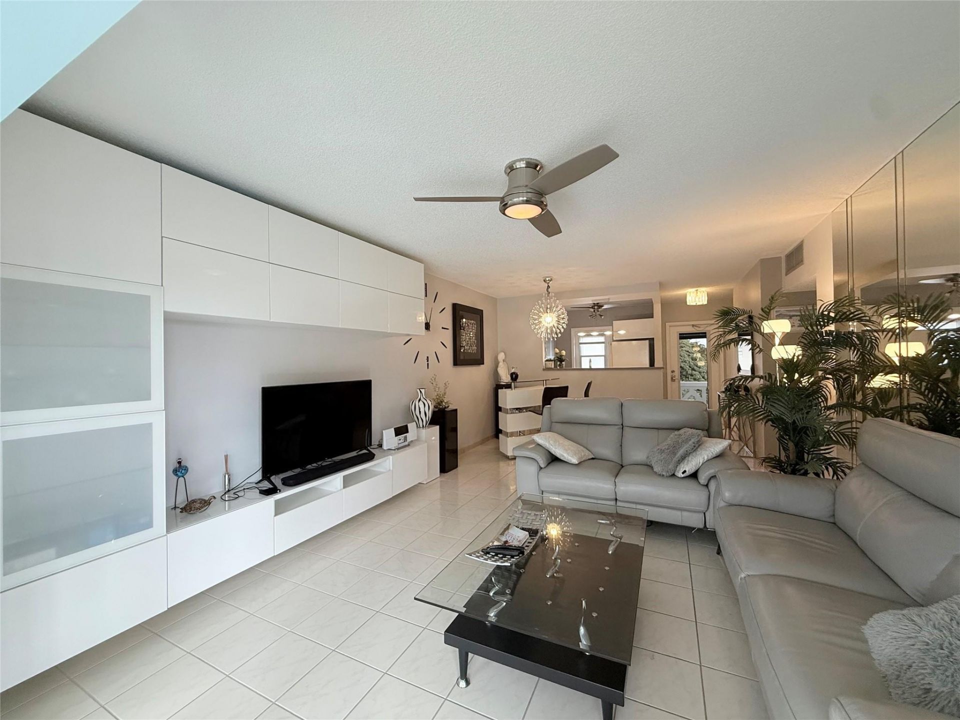5171 W Oakland Park Boulevard, Unit 312, Lauderdale Lakes, FL 33313 Photo