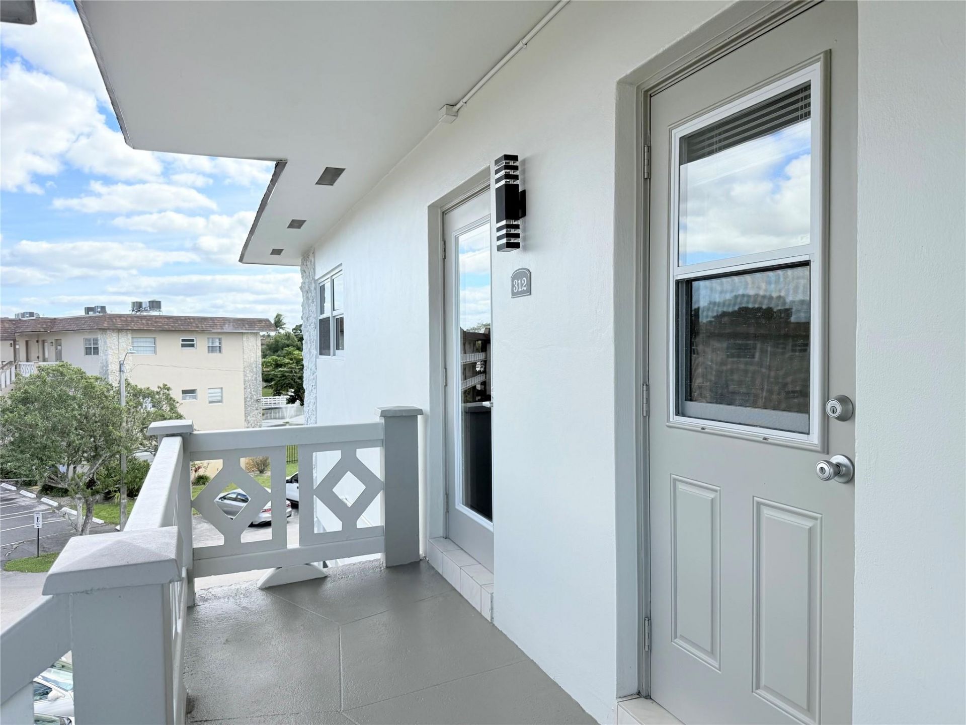 5171 W Oakland Park Boulevard, Unit 312, Lauderdale Lakes, FL 33313 Photo