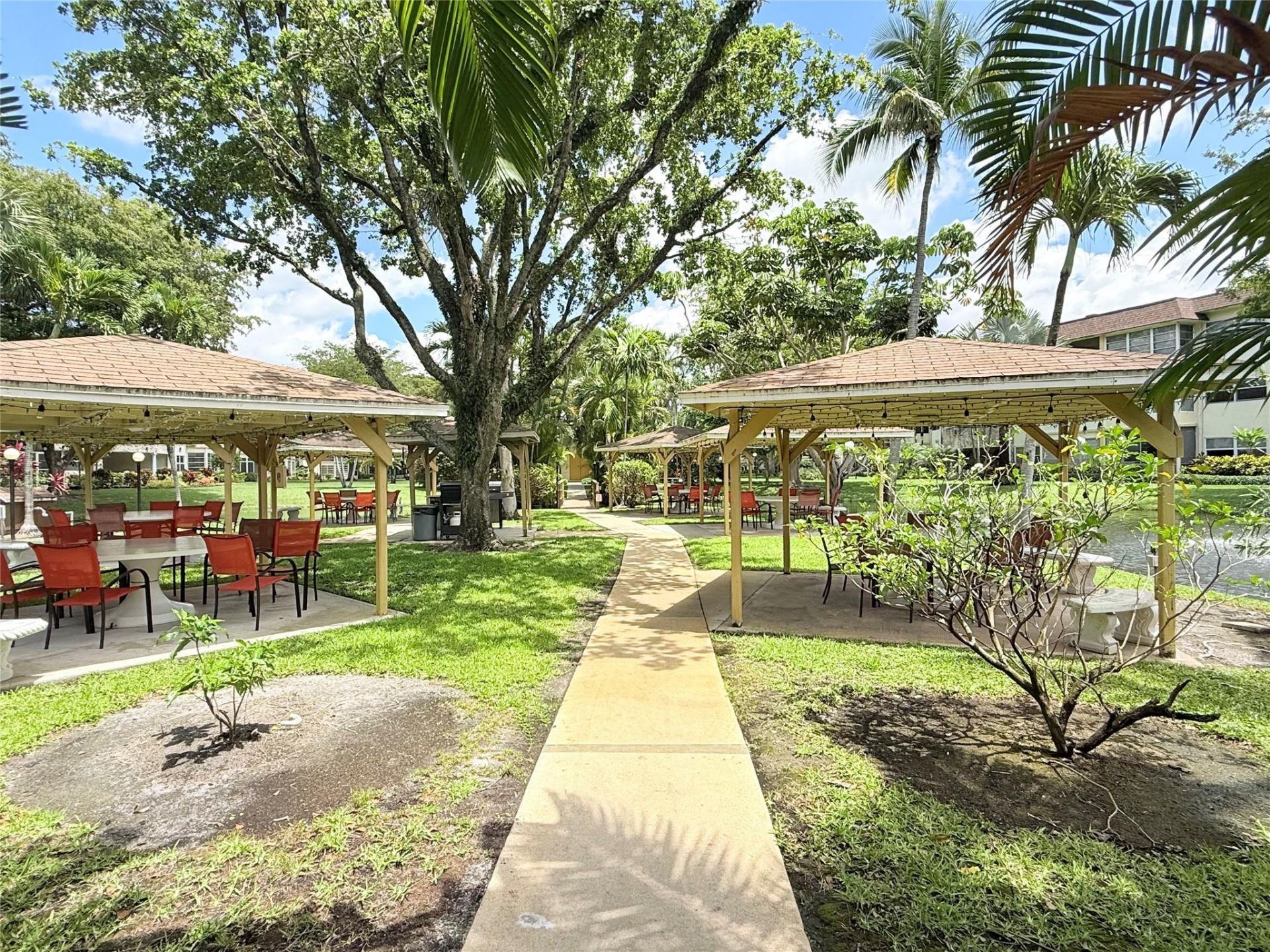 5171 W Oakland Park Boulevard, Unit 312, Lauderdale Lakes, FL 33313 Photo