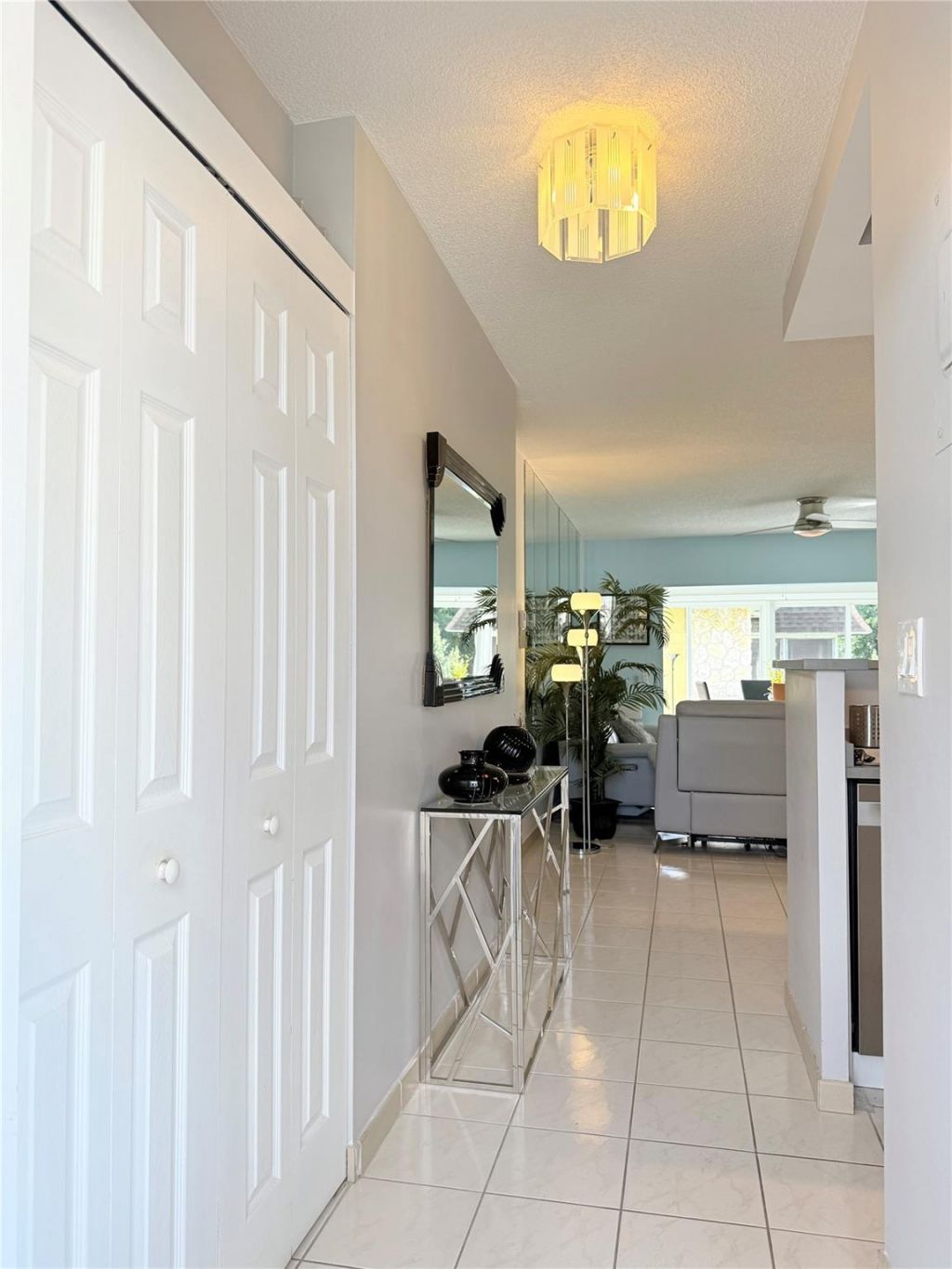5171 W Oakland Park Boulevard, Unit 312, Lauderdale Lakes, FL 33313 Photo